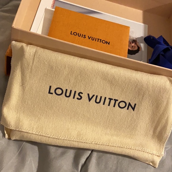 Louis Vuitton Iphone X/S Folio - Picture 3 of 7